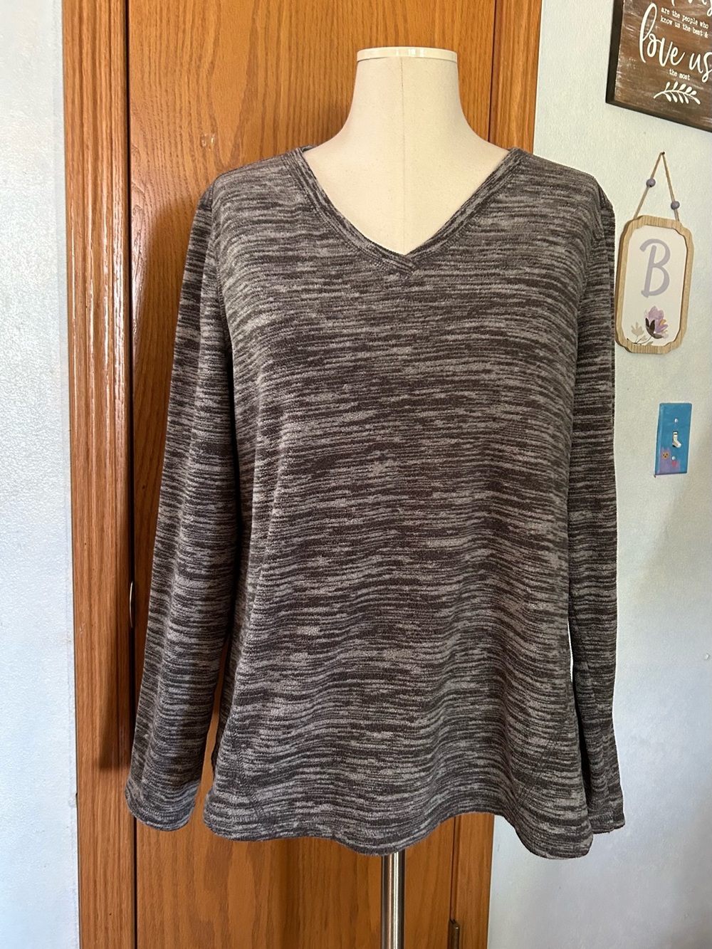Tek Gear Gray Top - Women’s Size Large